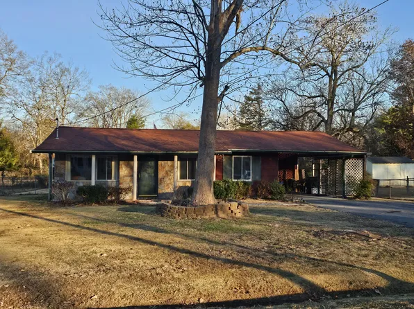 211 Shelby St, Fort Oglethorpe, GA 30742