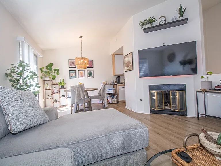 8408 Spring Desert Pl #G — Photo 12