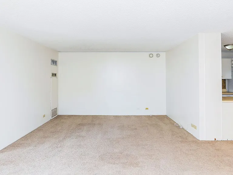 2215 Aloha Dr — Photo 3