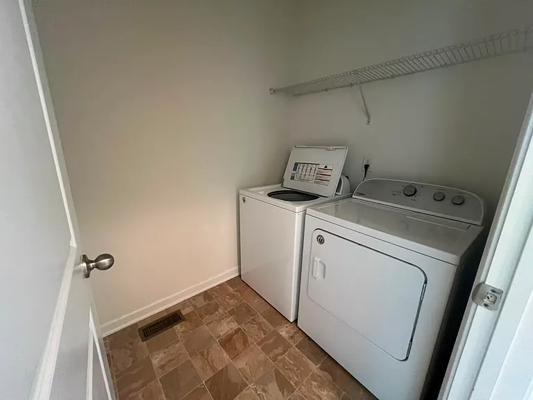 6140 Beale Loop — Photo 23