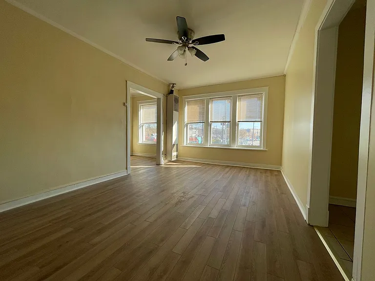 Pulaski (3234-40) — Photo 2