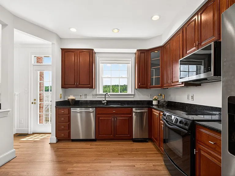 8016 Quarry Ridge Way — Photo 12