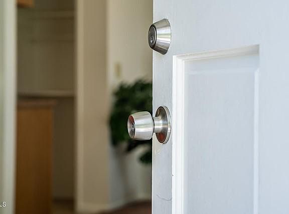 4th image of 2602 Yardarm Ave