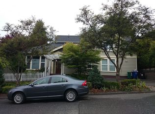 5574 Kenwood Pl N, Seattle, WA 98103