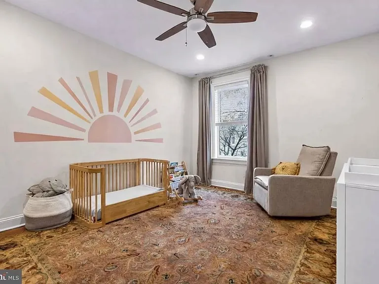 611 Maryland Ave NE — Photo 17