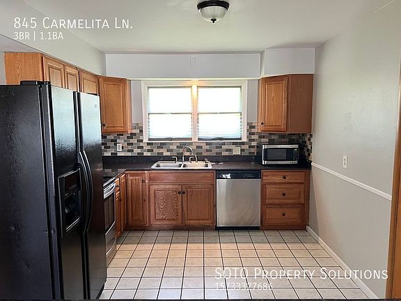 2nd image of 845 Carmelita Ln