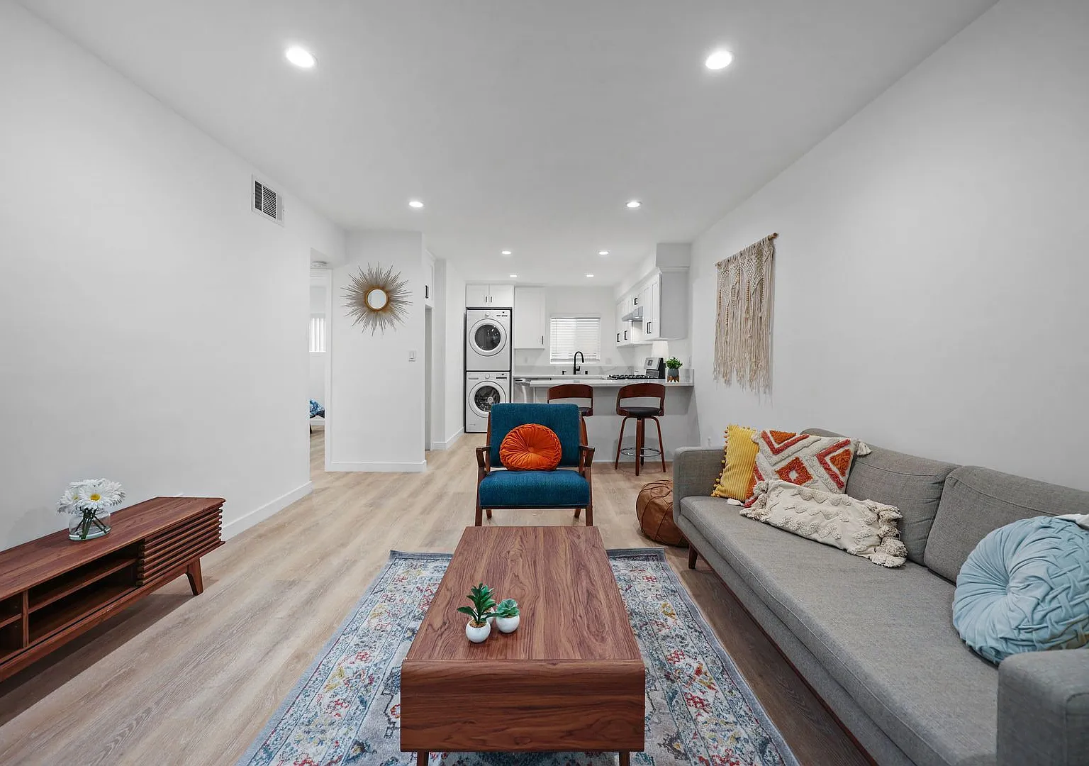 2 bed, 720 sqft, $2,495 — Photo 1