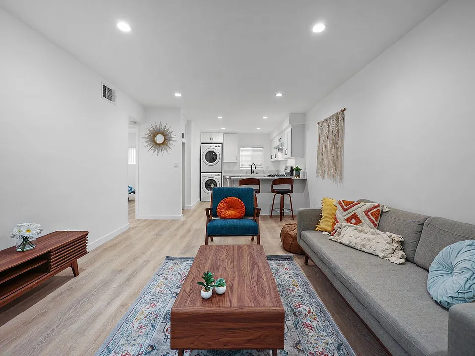 945 N Beaudry Ave #3A