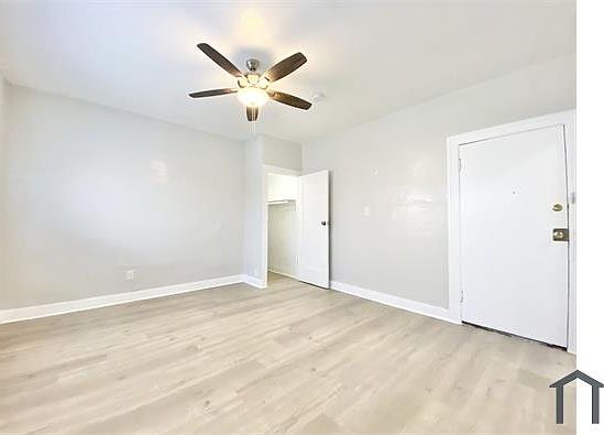 1st image of 832 W Florence Ave #3