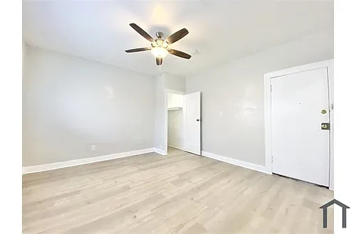 832 W Florence Ave #3 Photo 1
