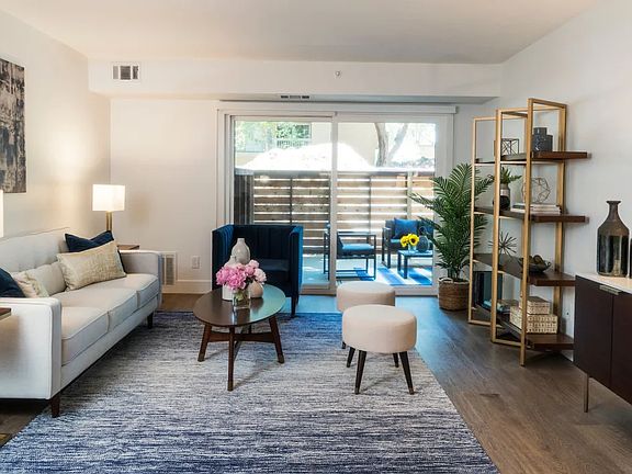 4th image of 2201 Eastridge Ave #1