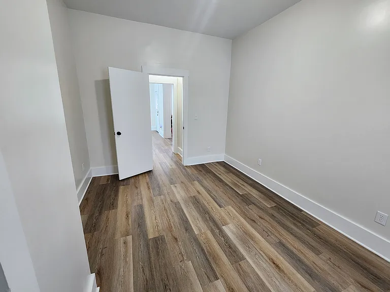 521 Forest Ave #521 — Photo 15