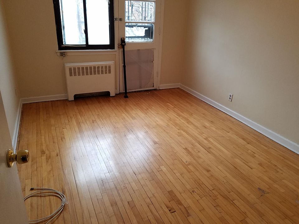 2nd image of 237 Nichols Ave APT 2