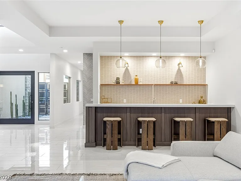 75 Pristine Glen St — Photo 8