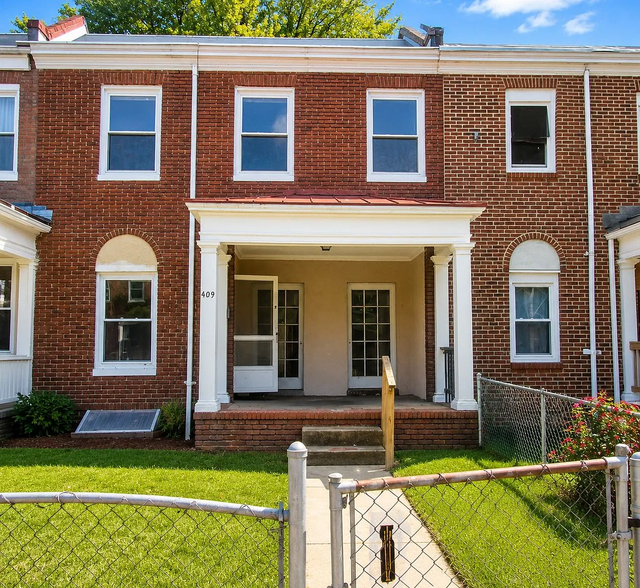 415 Rosecroft Ter — Photo 2
