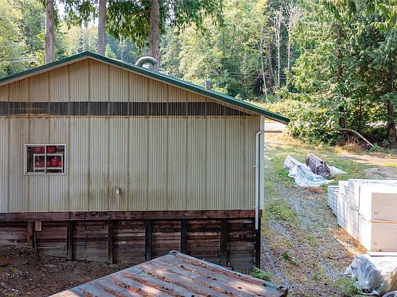 3rd image of 3016 Camp 2 Road