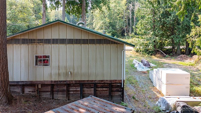 3rd image of 3016 Camp 2 Road