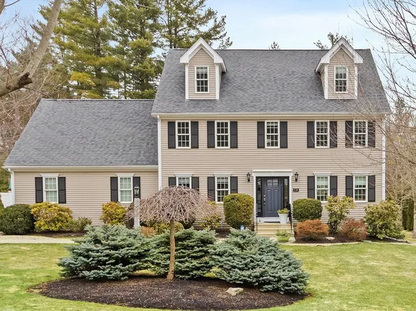 138 Fir Hill Ln, Northbridge, MA 01534