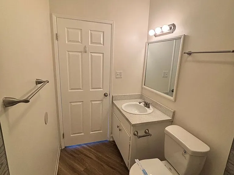 University Terrace Apartments — Photo 43