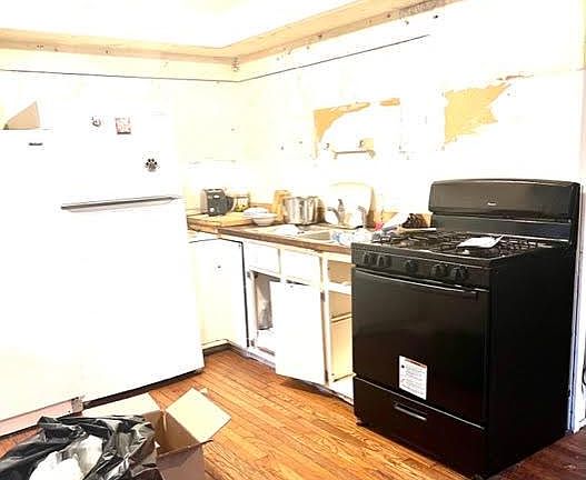 3rd image of 518 Kearns Ave