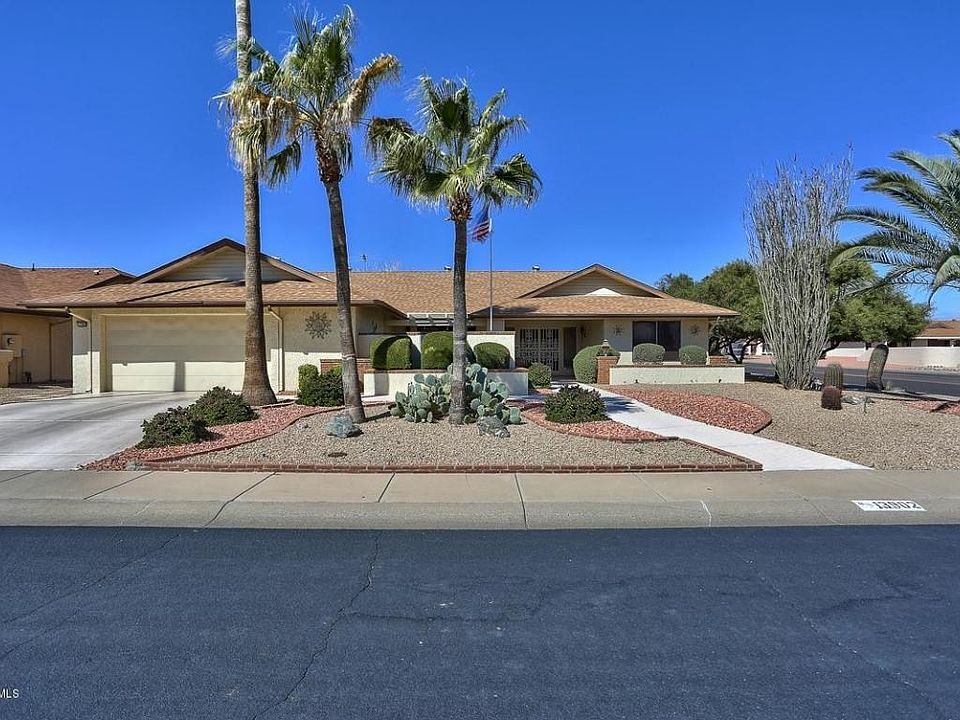 1st image of 13902 W Oak Glen Dr