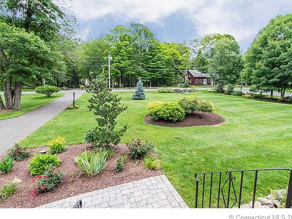 Professionally Landscaped F...