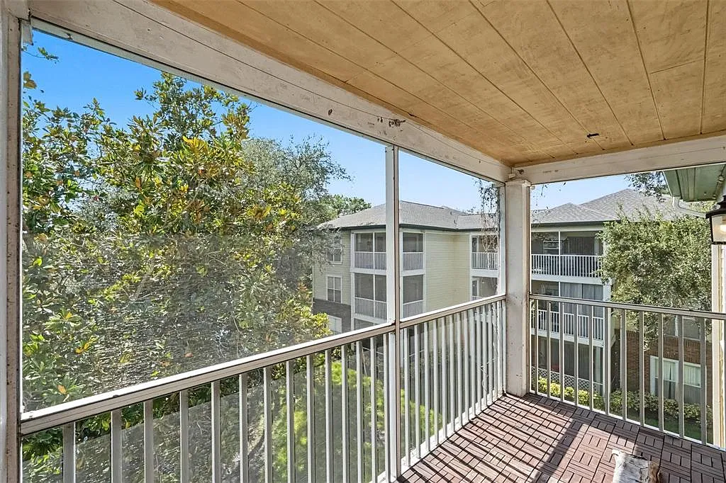 1 bed, 1.0 bath, 738 sqft, $1,650 — Photo 2