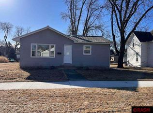 418 E 10th St, Blue Earth, MN 56013