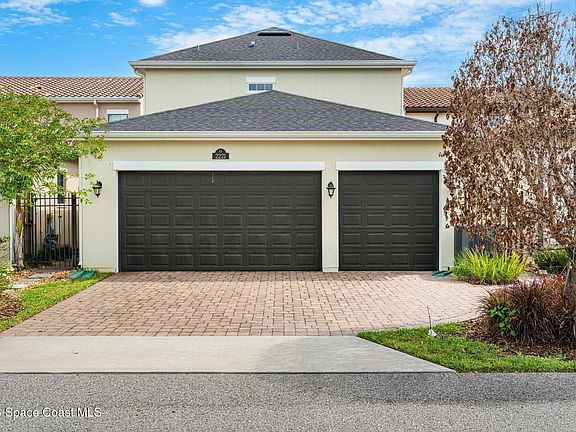 3rd image of 2221 Zuma Ln