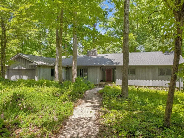 2109 Moorefield Memorial Hwy, Pickens, SC 29671