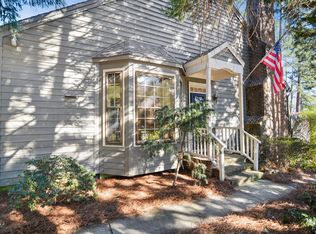 900 Albany Ct, Raleigh, NC 27615