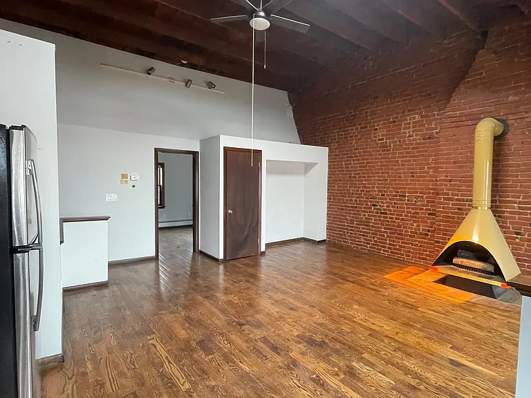 46 Warren St #D — Photo 3
