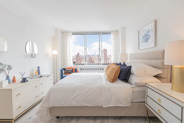 Rented by Douglas Elliman | media 20