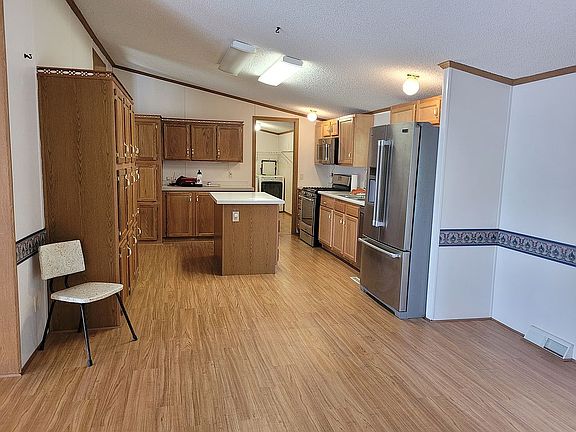 4th image of 3511 Cloverfield Dr NE