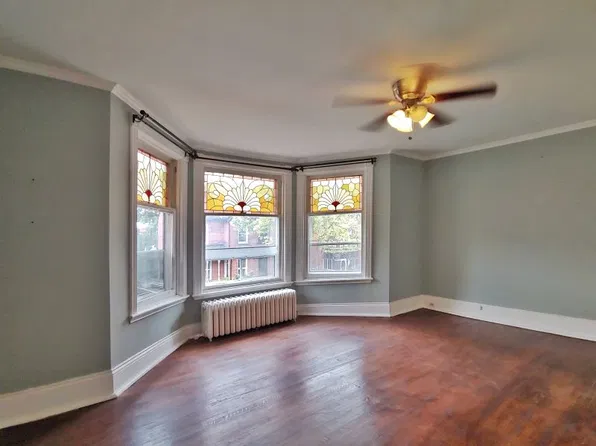 501 Gilmour St #3, Ottawa, ON K1R 5L3
