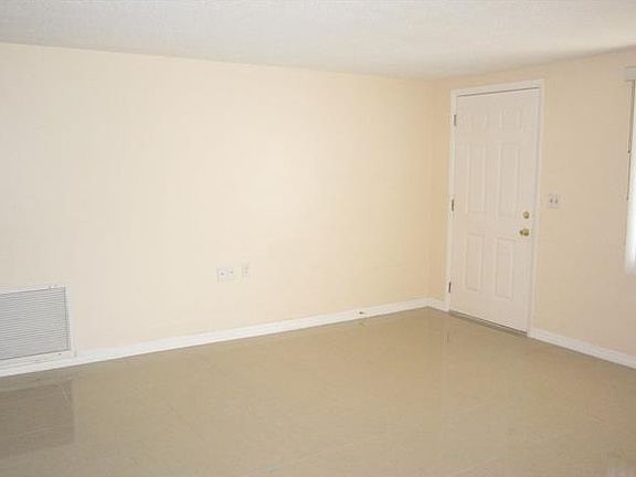 5th image of 5123 Sandalwood Dr