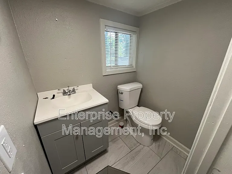 2447 Twain Ave — Photo 21