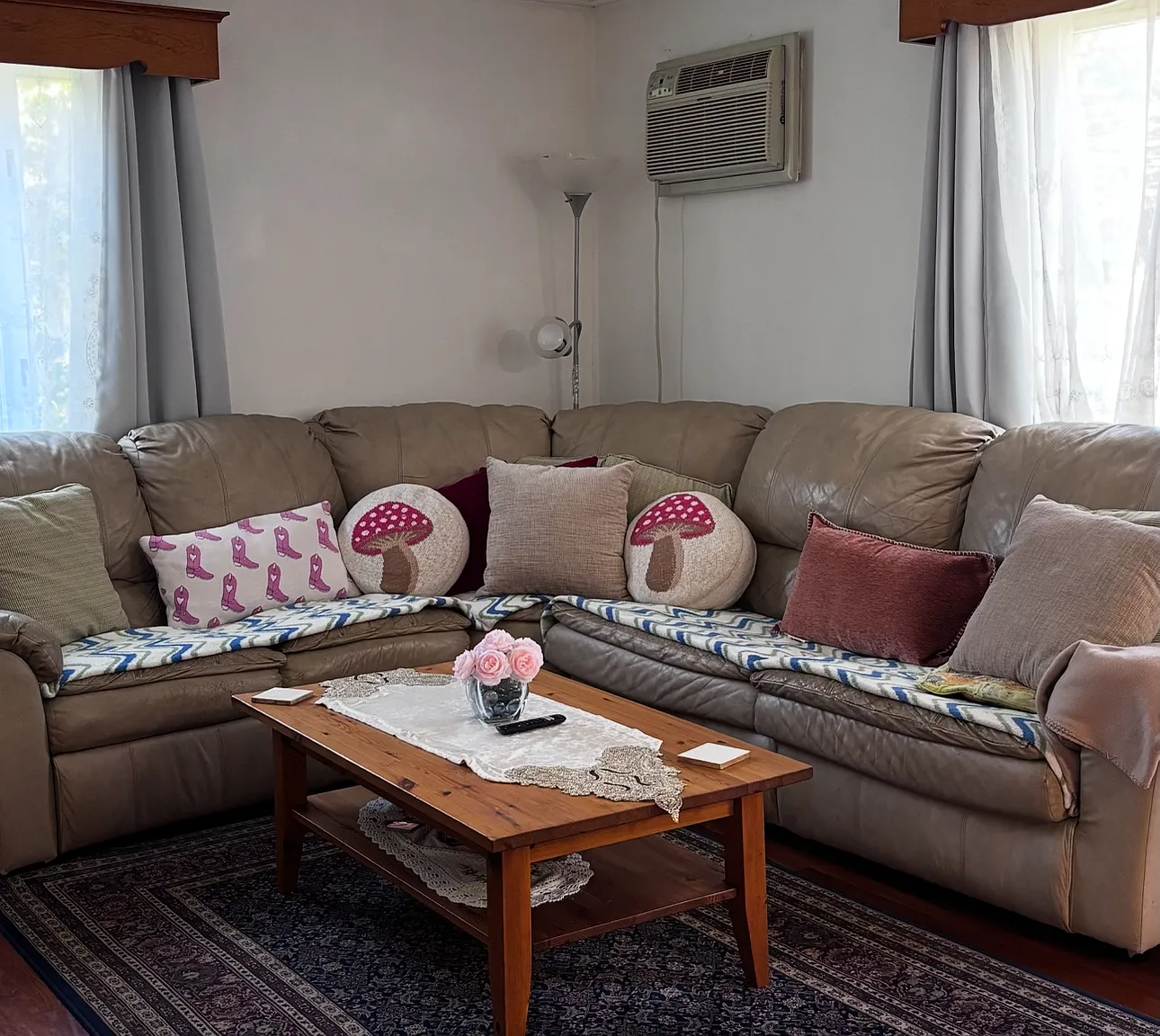 3 bed, 950 sqft, $2,090 — Photo 3