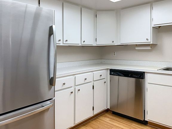 4th image of 555 Midway Dr #A