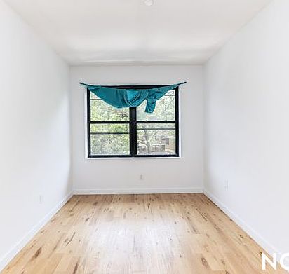 5th image of 141 Maujer St #1B