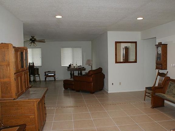 2nd image of 1603 Lakeside Dr