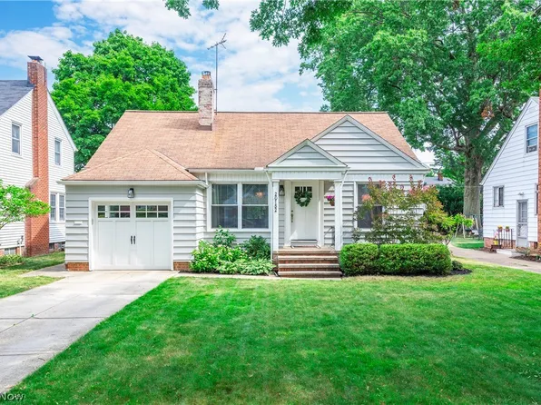 20152 Bonnie Bank Blvd, Rocky River, OH 44116