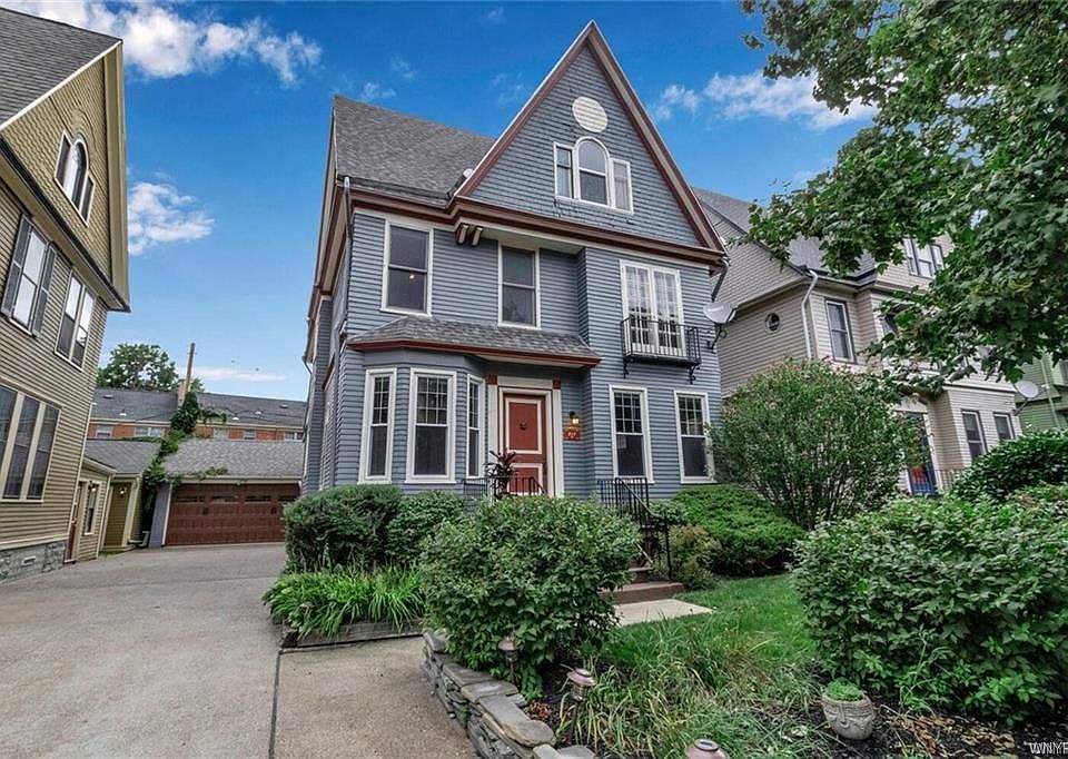 1st image of 818 Auburn Ave