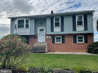 5 Charles Dr, Marietta, PA