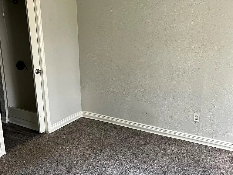 10533 Barnham St — Photo 7