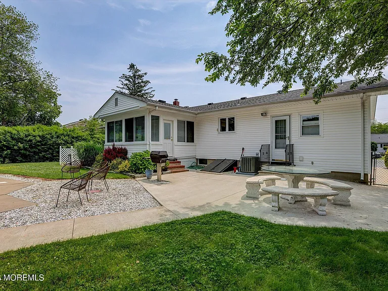 125 Beechwood Ave — Photo 33