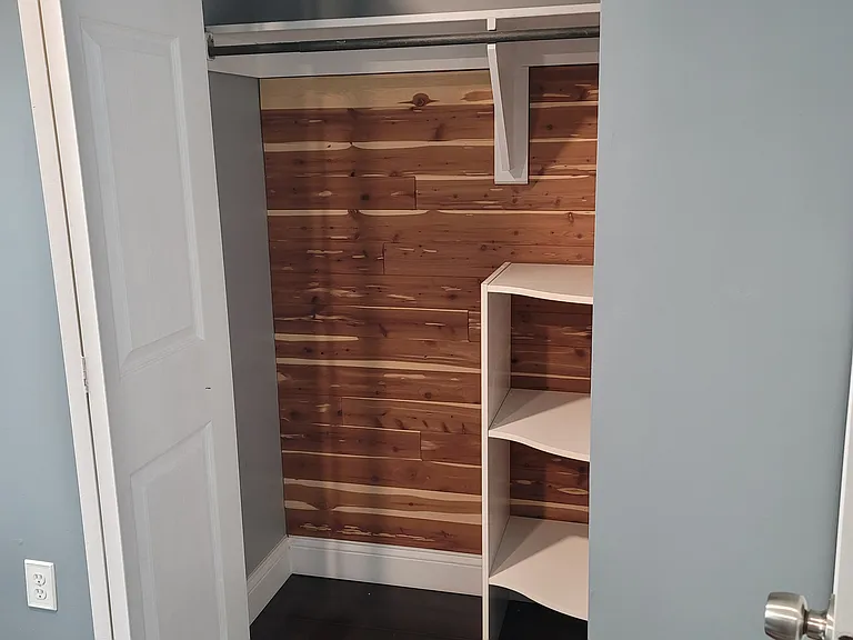 Guest Room 1 Closet