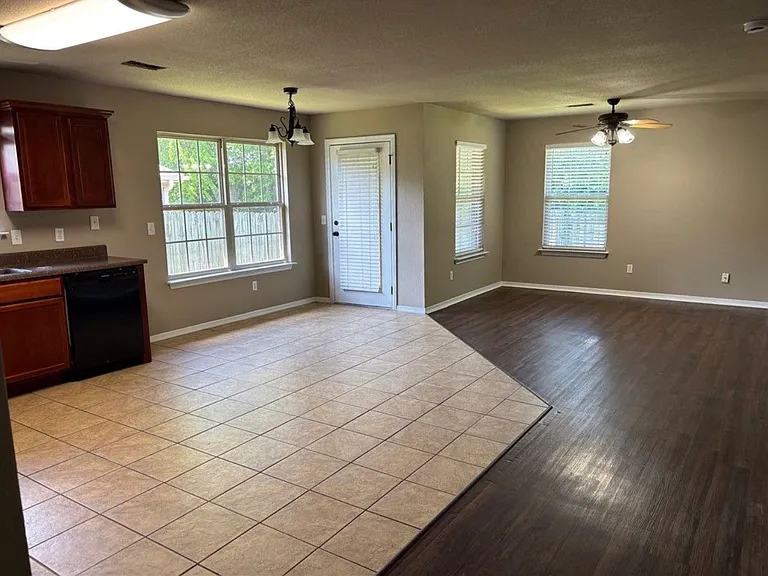 2416 & 2418 S Rill St #2418 — Photo 6