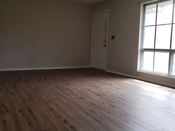 4th image of 3956 Malibu Ct