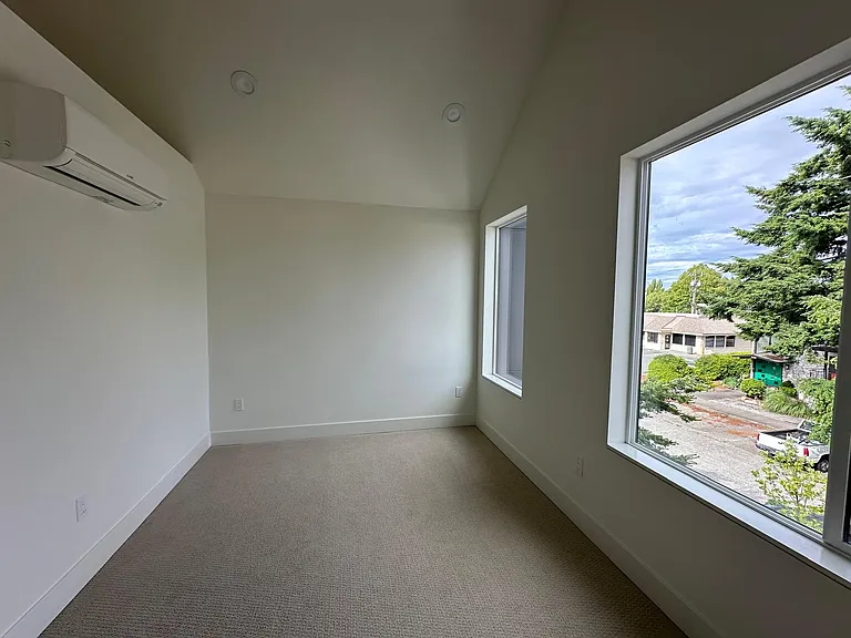 2615 44th Ave SW — Photo 5